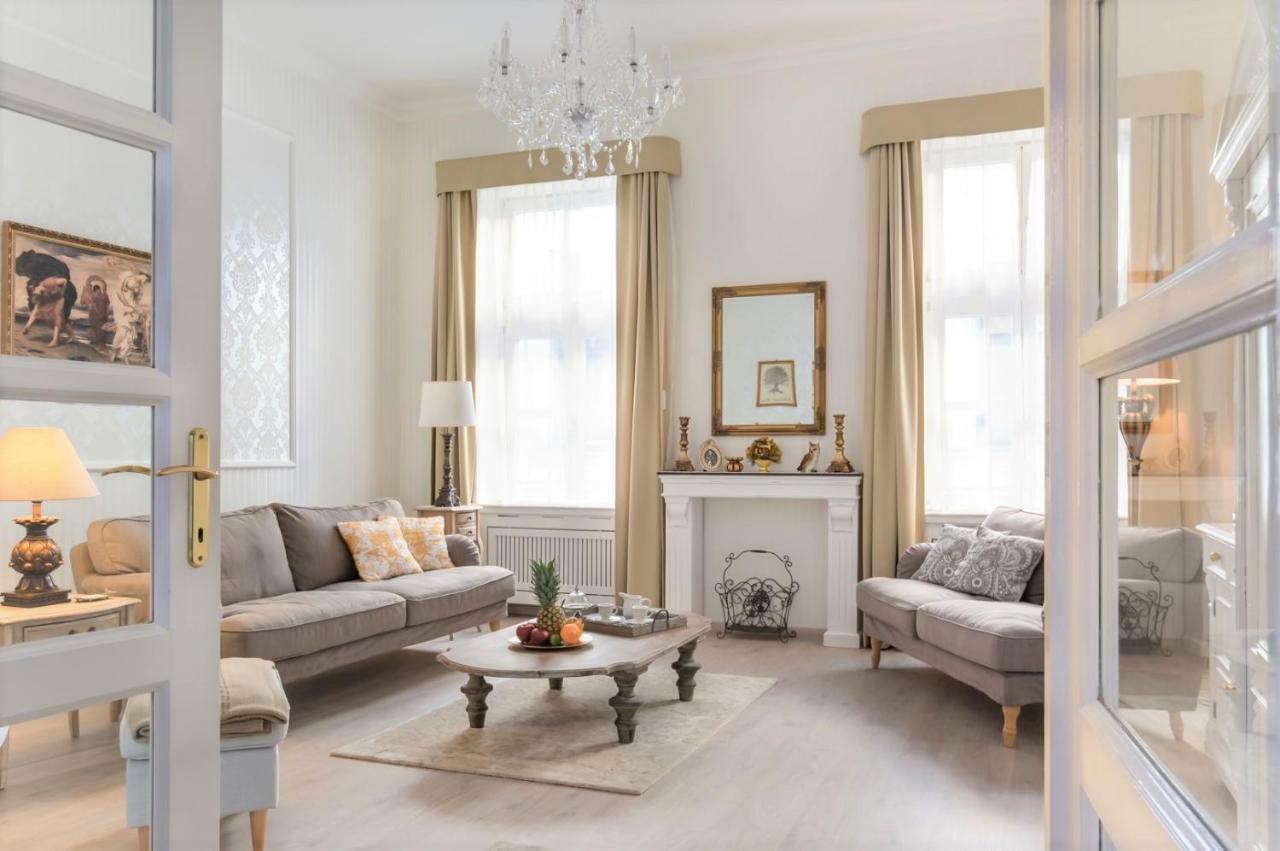 Chestnut & Eliza Suites บูดาเปสต์ ภายนอก รูปภาพ